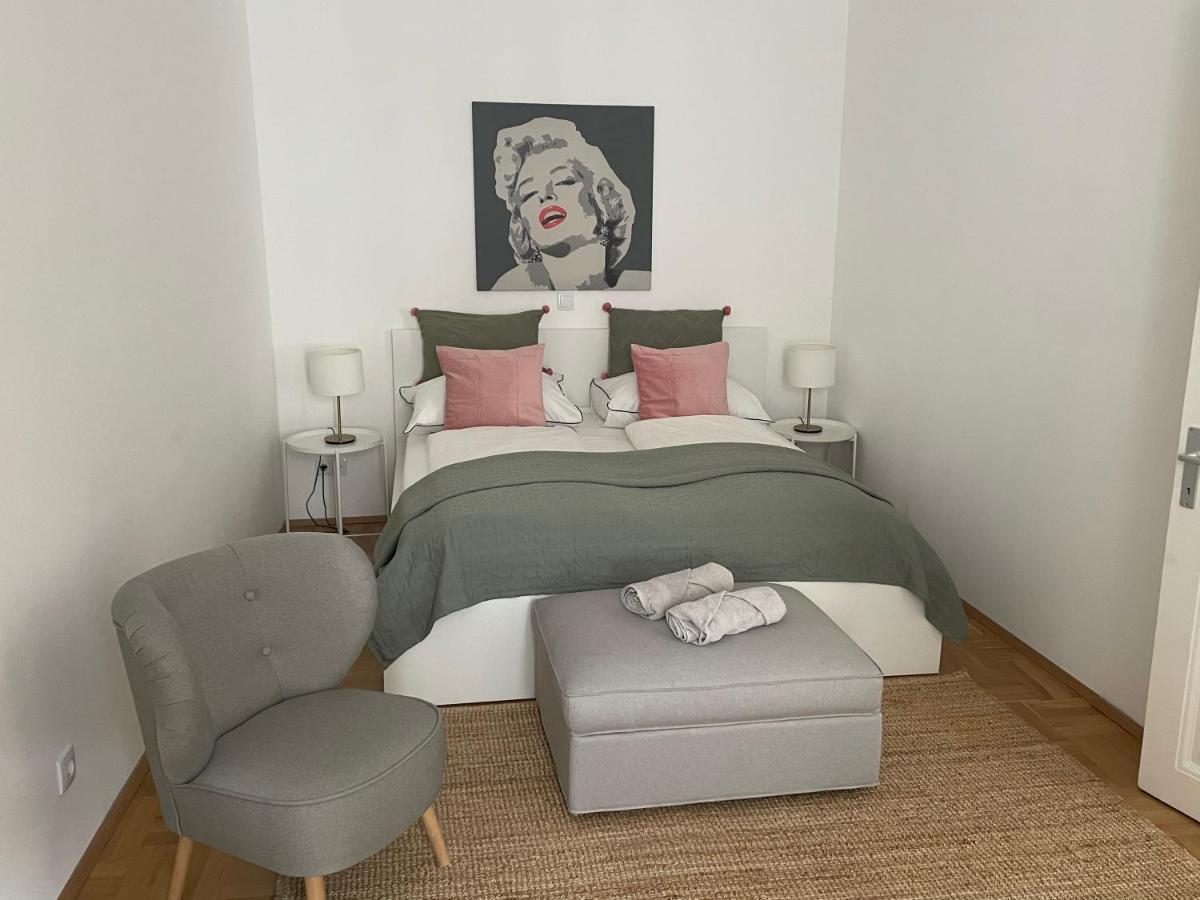 Apartment Congress